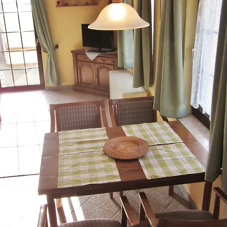 Ferienhaus Mit Reetdach Am Lobber * Lobbe